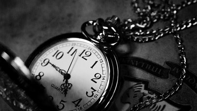英語習得の1000時間仮説を検証~社会人に必要な英語勉強時間は?~
